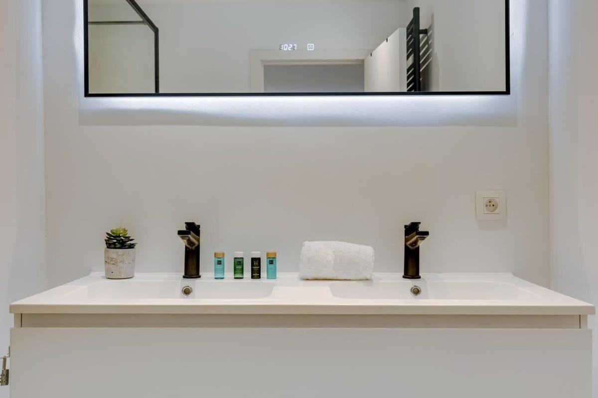 Stylish Apartment With Terrace And Balcony Anversa Esterno foto
